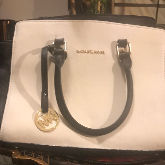 🎶🎶🎶 Classic Bag 🎶🎶🎶🎶 - Picture 3 of 8